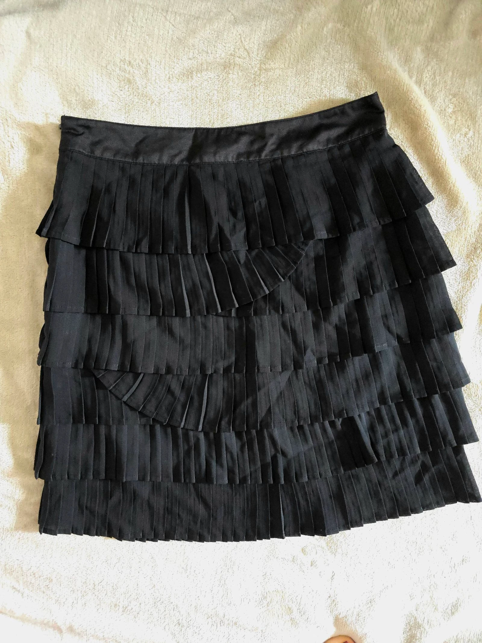 Grain de Malice Mini Saia Preta com Babado Plissada em Camadas Tamanho S 36 – photo 4